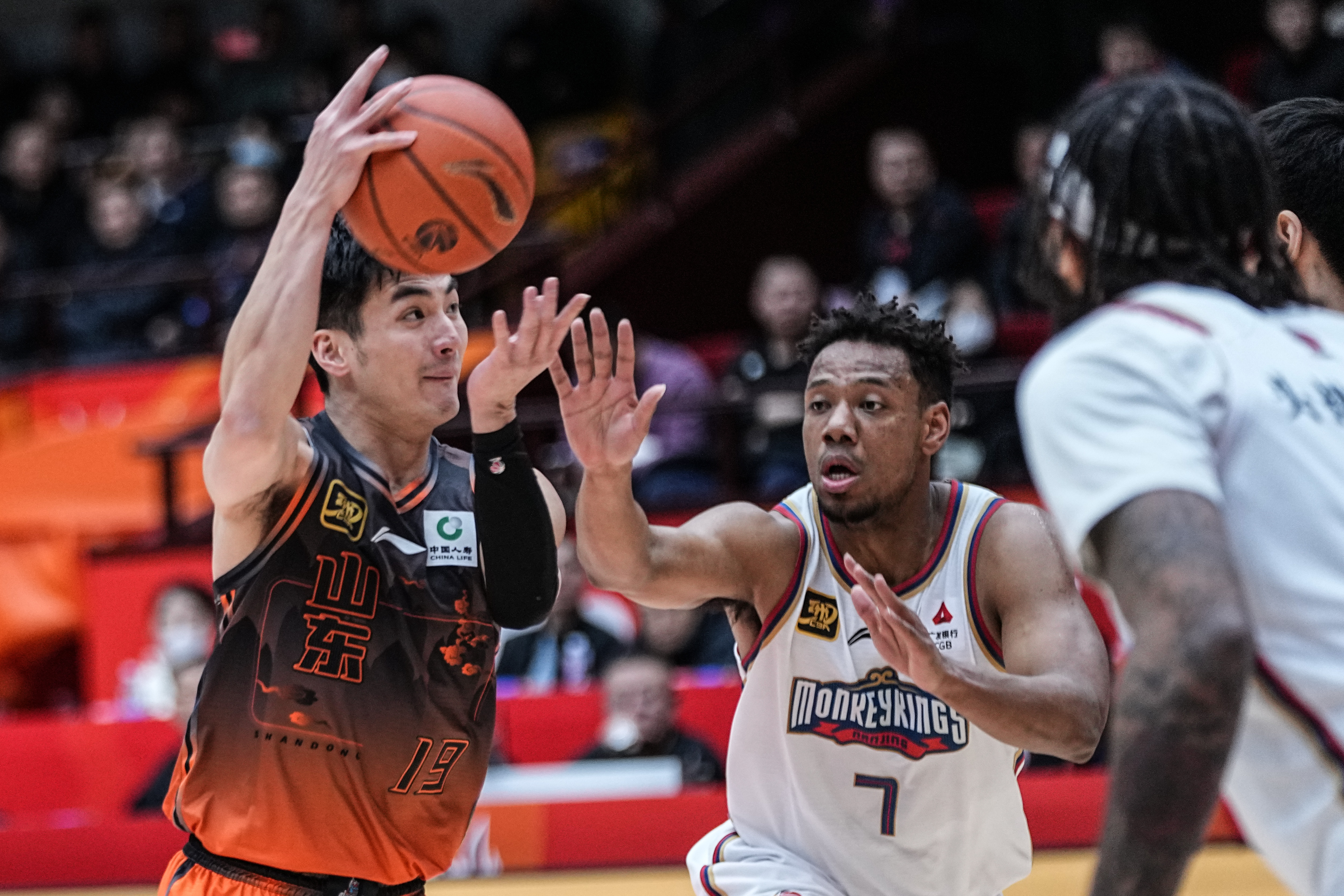 包含清晨山东男篮调整名单以备NBA总决赛;再遭质疑环节打磨;气氛紧张;训练强度明显提升的词条 包含清晨山东男篮调整名单以备NBA总决赛;再遭质疑环节打磨;气氛紧张;训练强度明显提升的词条